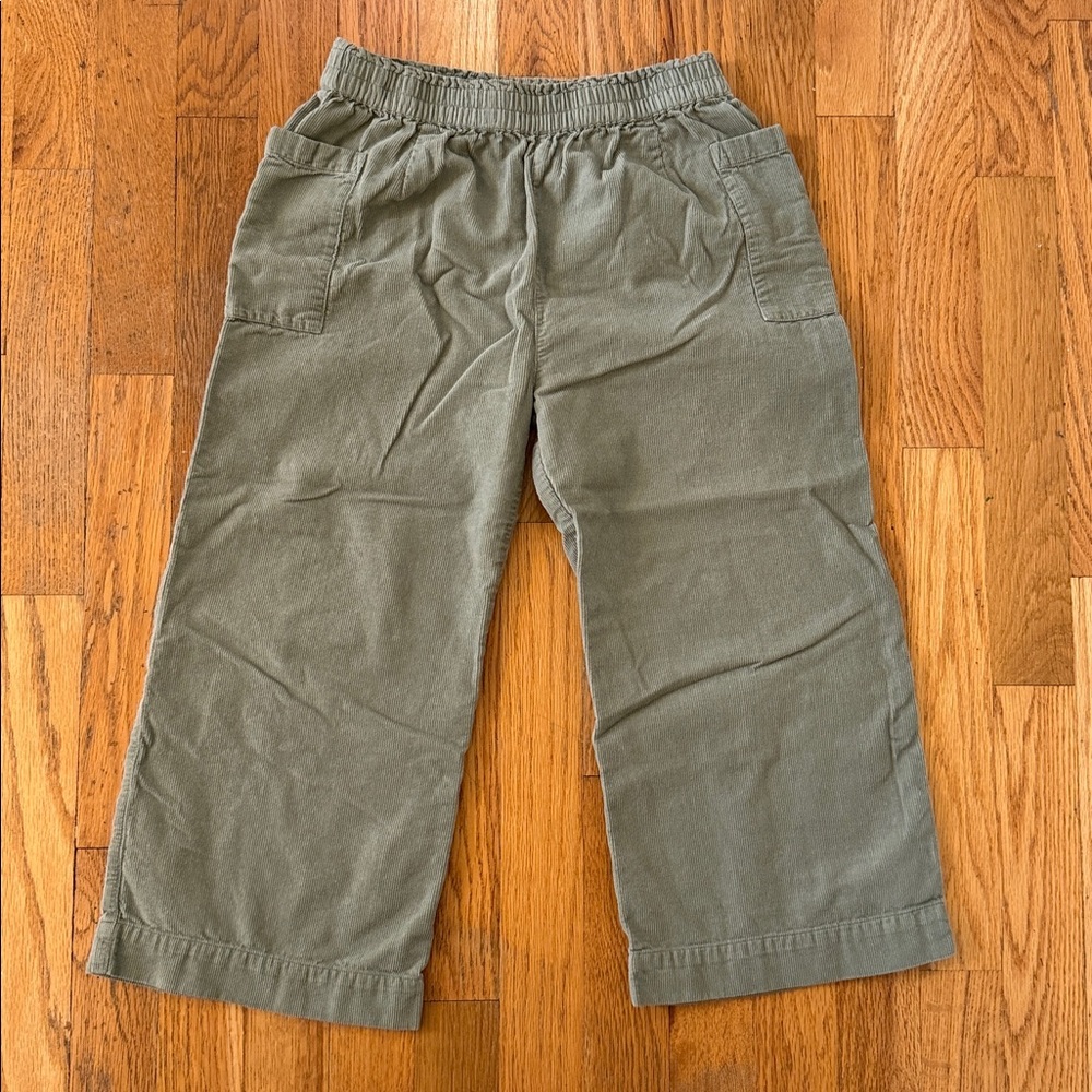 Mabo Kids green corduroy culotte pants size 10-11 years